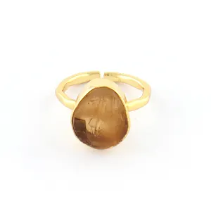 Anelli di pietre preziose in citrino grezzo placcato in oro per gioielli con pinza di pietra preziosa grezza in ottone con anello regolabile in metallo. Modalità Joyas R-411