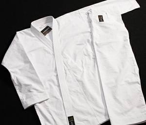 ¡El más ligero Karate japonés-Gi hecho a través de la combinación de una tela patentada con una ligereza increíble! - Product Image 1