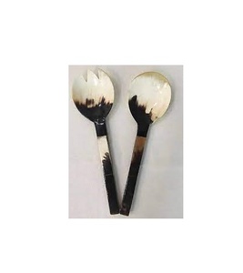 Cuillère en corne artisanat à la main matériel naturel ensemble de serveur de salade en corne de buffle pour la restauration de fête à vendre - Product Image 4