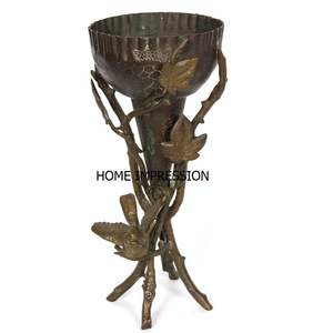 Nouveau Design Élégant Vases À Fleurs Décoratifs En Métal Argenterie Vase À Fleurs Pour La Maison Salon Table Décor En Grossiste Prix - Product Image 2