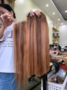 Extensions de cheveux vietnamiennes lisses et soyeuses, couleur piano personnalisable - Product Image 1