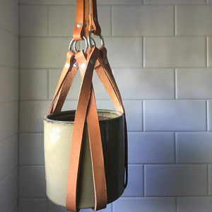 ที่แขวนต้นไม้ทำจากหนัง - Product Image 1