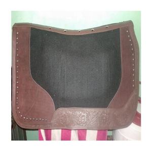 Premium Western Saddle Pads Manta Concha de cuero con relleno de algodón de fieltro de lana forrado con forro polar para montar a caballo cómodo - Product Image 3