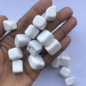 Pietre di <span class=keywords><strong>Howlite</strong></span> Bianca Naturale Lucidate Lisce 20mm 30mm Forma Irregolare Gemme Grado AAA Certificato IGI Vendita all'Ingrosso - Product Image 1