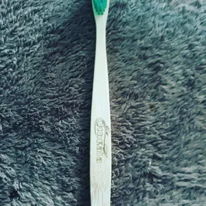 Bamboo toothbrush design C karv