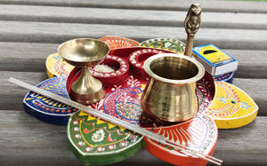 Pooja thi en bois de décoration, 1 pièce, avec différents accessoires, art indien fait à la main - Product Image 2