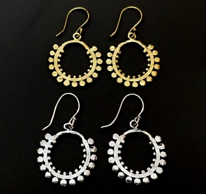 Boucles d'oreilles pendantes en laiton plaqué or pour femme, style bohème, forme de fleur, couleur argent, bijoux légers, anniversaire SILVER ZONE - Product Image 3