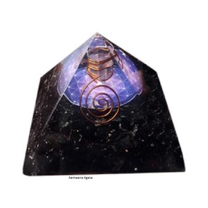 Meilleure Qualité Tourmaline Noire Orgone Pyramide En Gros Cristal Naturel Énergie Gemme Agate pour Motif De Guérison en Vente! - Product Image 1