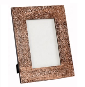 Cadre photo marron en relief en bois pour la décoration de la maison Cadre photo décoratif en bois élégant - Product Image 1