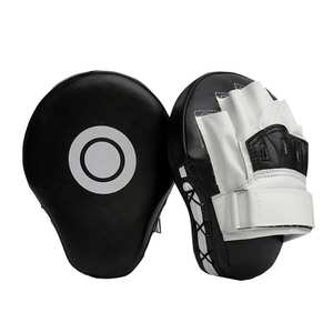 Almohadilla de enfoque de boxeo de cuero artificial para entrenamiento mma, diseño con tu propio logotipo curvo personalizado, precio al por mayor - Product Image 2