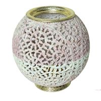 Vase décoratif en pierre naturelle sculptée à la main, vase à fleurs en marbre avec base en laiton, sculpture ajourée Jali pour la décoration de la maison et des hôtels