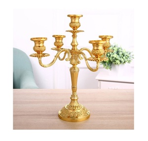 Candelabro de Latón Dorado Vintage Hecho a Mano con Grabado Completo, Decoración Elegante para el Hogar por BRASSWORLD INDIA - Product Image 1