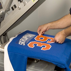 Logotipo personalizado Transferencia de calor Tela Pegatinas Lavable Plastisol Serigrafía para camisetas Categoría de producto Impresión de transferencia - Product Image 1