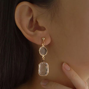 Directo de fábrica Conjunto de bisel de piedras preciosas de cuarzo blanco Pendientes de latón chapados en plata para mujeres para bodas Fiestas Compromisos-Venta al por mayor - Product Image 1