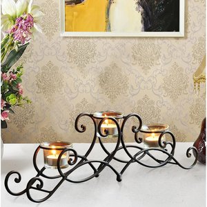 Portavelas de latón de diseño hecho a mano, accesorio decorativo para el hogar, acentos de objetos de metal de la India para Navidad o uso durante todo el año - Product Image 2