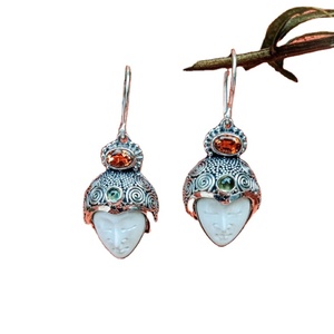 NY-MFER-003-Bone Moonface-pendientes de lujo para mujer, diseño especial tallado, regalo especial para niña - Product Image 1