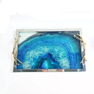 Plateau de service en marbre d'agate rectangulaire écologique fait à la main avec poignées dorées pour servir le jus de thé - Product Image 1