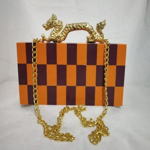 Bolsos de Mano de Madera Hechos a Mano para Mujer, Estilo Ejecutivo, Producto Promocional Navideño para Oficina con Impresión Tipográfica - Product Image 1