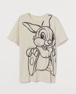 เสื้อยืดผู้หญิงคอตตอน 100% พิมพ์ลายกราฟิก ทรงเข้ารูป ผลิตโดยโรงงานเสื้อผ้า รับผลิตป้ายทอแบบสั่งทำ - Product Image 3