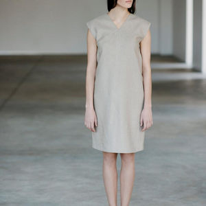 Arrival fashionable trending latest design dark gray color crepe fabric v-neck sleeveless knee-length for sexy women linen dress - Product Image 3