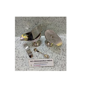 "Bateau encensoir d'église traditionnelle en laiton" Brûleur d'encens d'église chrétienne en laiton Fournitures d'église "Brûleur d'encens Diollo en laiton" - Product Image 1