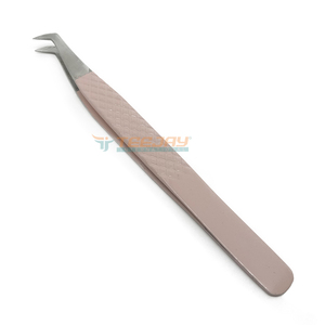 Pince à épiler TEEJAY Mini Boot Baby Pink en acier inoxydable thermolaqué, forme d'oiseau, pointe ultra-fine et lisse, prise diamantée - Product Image 1