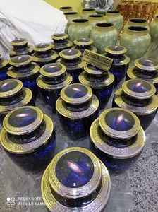 Urna de cremación de latón del fabricante Brassworld India para suministros funerarios para adultos - Product Image 4