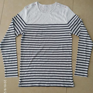 เสื้อยืดโอเวอร์รันแบรนด์ดังสำหรับผู้หญิง แขนยาว คอกลม ผ้าฝ้ายลำลอง ลายทางสีดำขาว สินค้าเกินจำนวน - Product Image 1