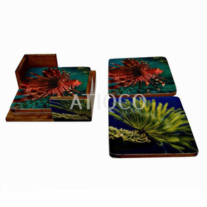 Juego de posavasos de madera de estilo americano Posavasos elegantes de alta calidad con impresiones pintadas atractivas únicas Esteras y almohadillas de la mejor calidad - Product Image 6