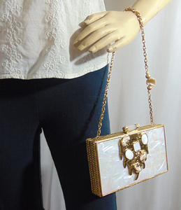 Christmas Collection Metal Clutch Handbag Pearl Decorated Purse <b>Crystal</b> Flower Shell Bucket Frame Patterns Made Mother Pearl - Product Image 6