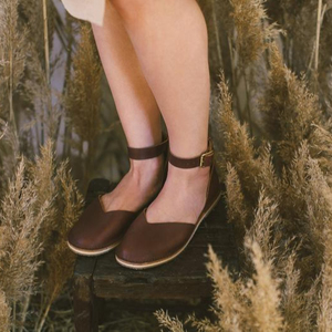 Sandalias de Cuero Marrón Hechas a Mano, Felicidad - Product Image 1