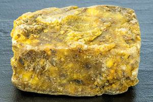 Huile essentielle d'elemi pure de qualité supérieure, à base de résine, parfum de bougie avec un parfum épicé semblable aux agrumes, bienfaits anti-âge et raffermissants - Product Image 2