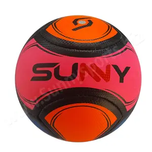 便宜的5号聚氯乙烯协会足球，带定制图像印刷聚氯乙烯沙滩足球