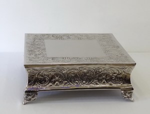 Support à gâteau en laiton brillant en métal polonais à 3 pieds avec plaque en marbre design Nouveau look Tendance Style moderne Support à gâteau unique - Product Image 5