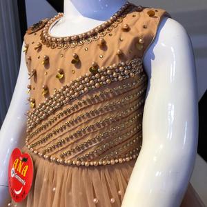 Robe de princesse faite à la main pour filles nouvelle collection de chemisier à bretelles en satin avec jupe pour la saison du printemps pour les enfants de tous âges - Product Image 6