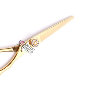 กรรไกรตัดผมคุณภาพสูง ดีไซน์หรูหรา ชุบทอง ผลิตจากสแตนเลส ด้ามจับยาง สำหรับคนถนัดขวา GETUP BROSONS - Product Image 4