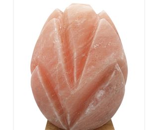 โคมไฟเกลือดอกไม้แกะสลักทำด้วยมือสีชมพูหิมาลัยธรรมชาติจากปากีสถาน - Product Image 1