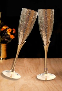 GOBLET/CALICE EN LAITON GRAVÉ avec THÈME D'ANGE ENTIÈREMENT GOLDENN FOURNITURES D'ÉGLISE POLI ET PLAQUÉ MODÈLE EN ACIER DE STYLE RELIGIEUX - Product Image 6