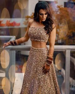 Angelic มองไปที่สีดำหนักเสนาผ้าไหมลำดับการทำงาน Lehenga - Product Image 3