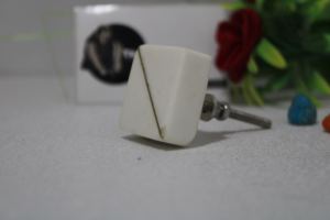 Bouton de porte en marbre blanc naturel et forme carrée avec bande de ligne en laiton mince et dernier bouton de conception pour la décoration de la maison - Product Image 2