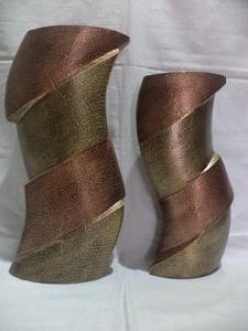 Florero decorativo con acabado dorado hecho a mano, florero moderno con última forma de botella, diseño martillado, florero de Metal de aluminio - Product Image 6