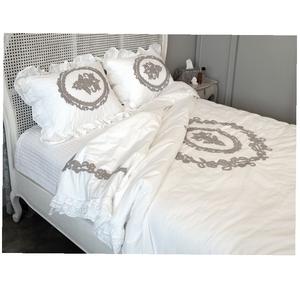 Juego de cama bordado, juego de edredón bordado, fundas de almohada bordadas - Product Image 1