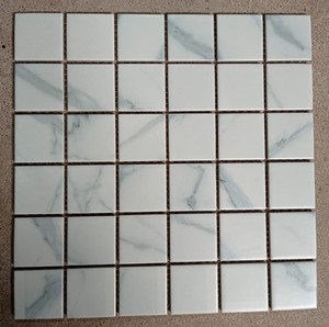 Carrara Premium Mat 2x2 12x12 Carreaux de mosaïque carrés Design moderne classique pour hôtels Isolation thermique antibactérienne Brique réfractaire pour - Product Image 1