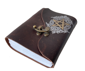 Pentagrama diseño en relieve cuero genuino diario A5 cuaderno en blanco hecho a mano papeles sin regla solapa diario con latón antiguo C-Lock - Product Image 2