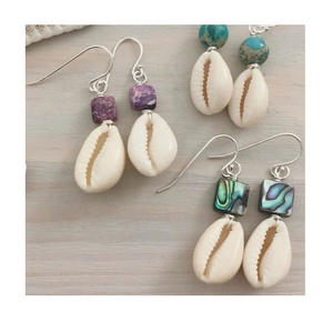Pendientes de concha vaquera de ratán (0084587176063 WS) - Product Image 1
