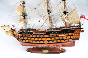 Maquette en bois HMS Victory Navire de présentation nautique en finition peinte - Product Image 2
