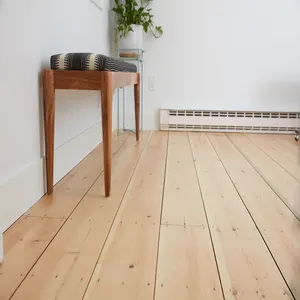 Pavimento in legno massello per uso domestico, atmosfera contratta
