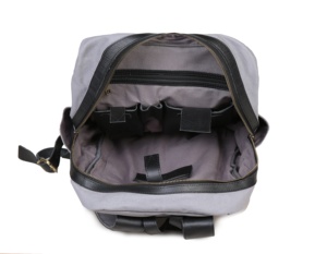 Mochila de Lona Encerada y Cuero Genuino - Product Image 2