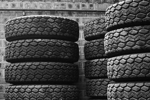 จำหน่ายยางรถยนต์และล้อแม็กซ์ใหม่แบบขายส่ง ยางเรเดียลแบบตัน 155/70R13 สำหรับเปลี่ยน/ซ่อม +27739729209 - Product Image 3