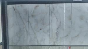 Carrelage mural en porcelaine polie émaillée effet marbre moderne 600x1200 accents de veines blanches-Carrelage Pisos Porcelanato - Product Image 5